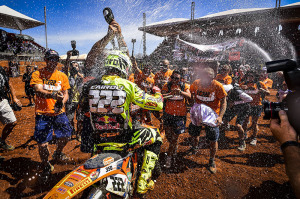 FIM MXGP World Champion e per Tony Cairoli sono 8