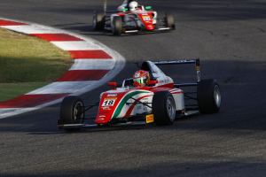 ITALIAN F.4 CHAMPIONSHIP POWERED BY ABARTH A VALLELUNGA IL PRIMO ROUND É DI STROLL