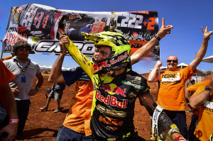 FIM MXGP World Champion e per Tony Cairoli sono 8