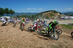  Una partenza della 125cc nella tappa di Esanatoglia del C.I. Motocross Junior 2014