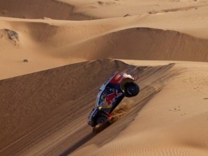 Peterhansel sfrutta il potenziale della PEUGEOT 2008 DKR sulle dune 