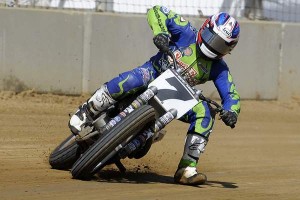 Un pilota in azione nel Flat Track_2